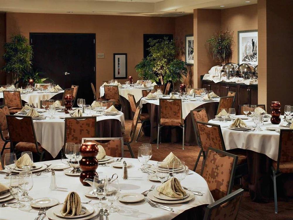 Hilton Garden Inn Gatlinburg Restoran gambar